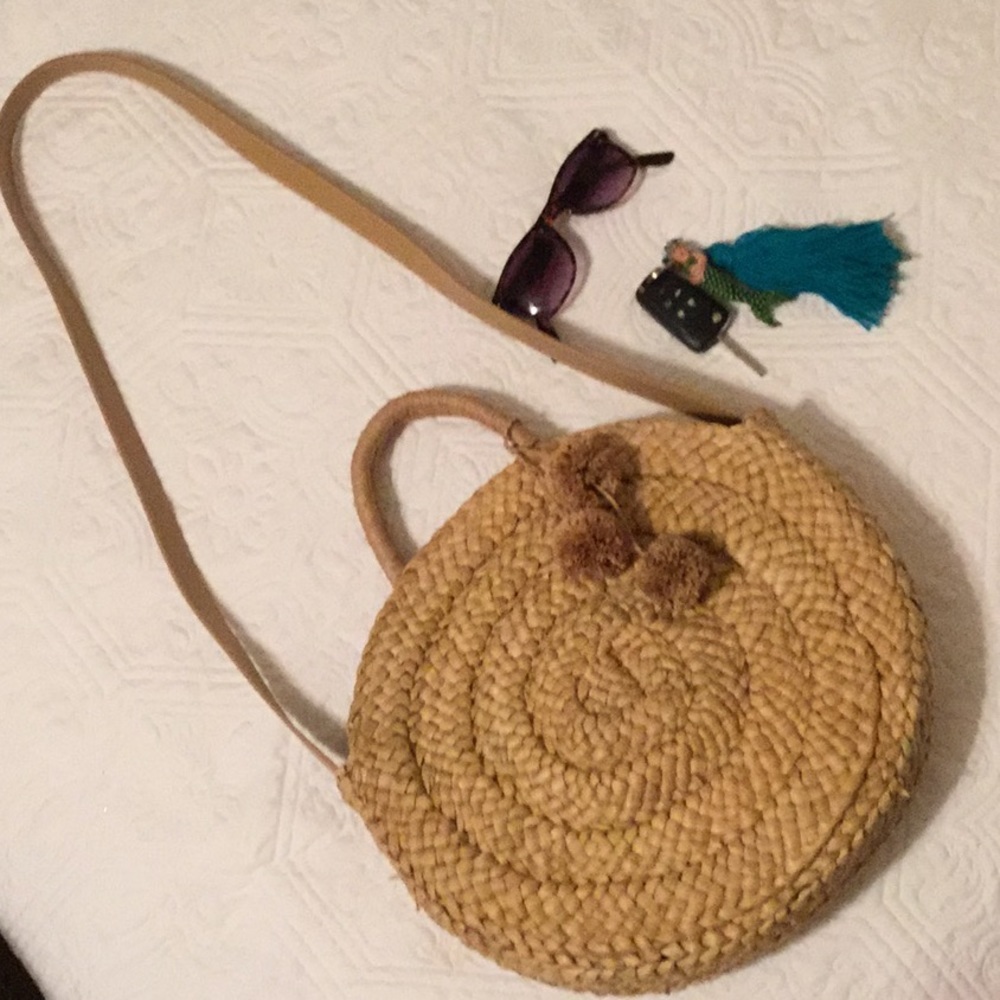 Straw Round Summer Bag🌞With Pom Poms
